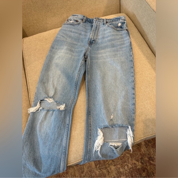 Abercrombie and Fitch High Rise 90s Relaxed Jean - Picture 2 of 4